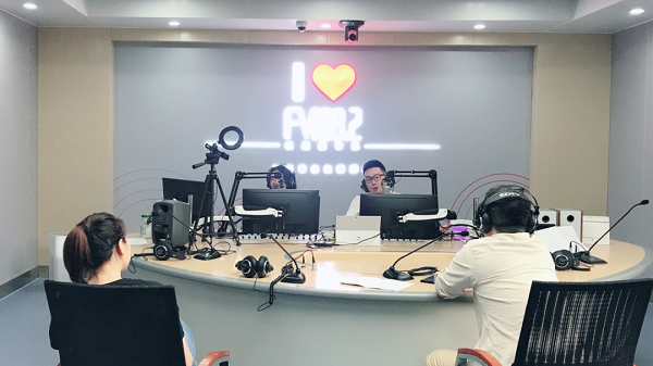 品格受邀嘉兴FM88.2直播访谈