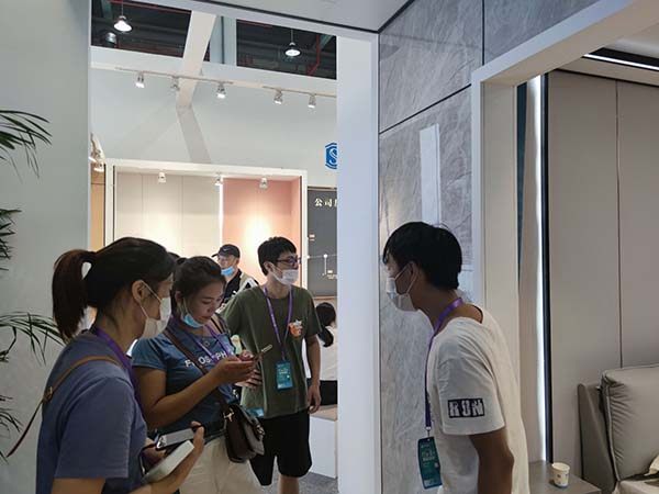 世纪豪门展馆热闹非凡