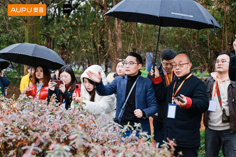 葛荣伟老师带领设计探究美院建筑之美