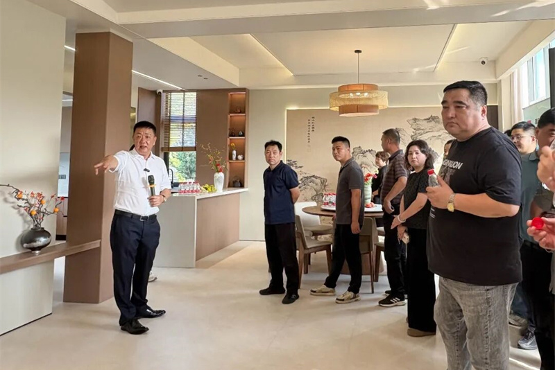 王店镇村（社区）领导莅临鼎美参观座谈，助推好房子本地推广