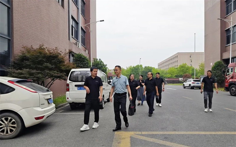 参观交流