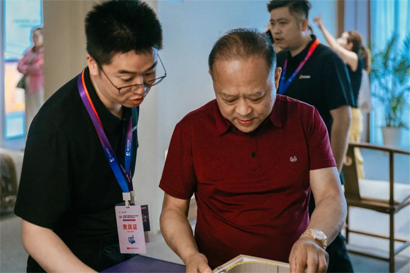 奥华共创事业合伙人模式