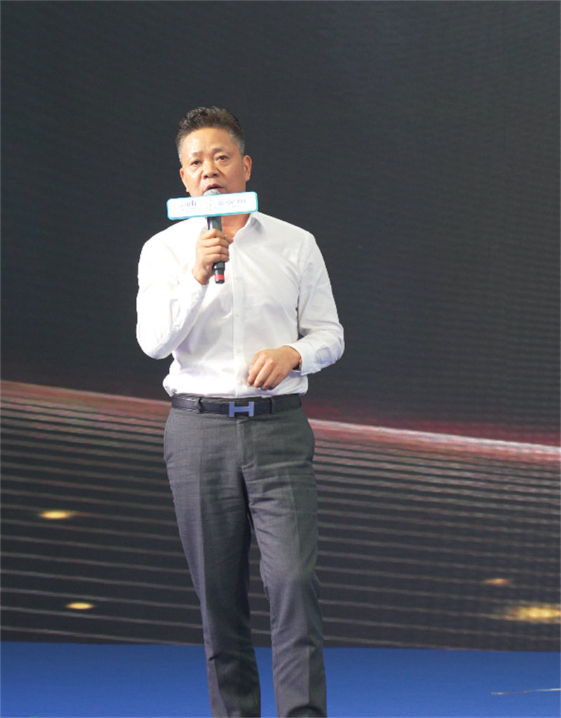 顶上整家定制总经理郑长贵先生