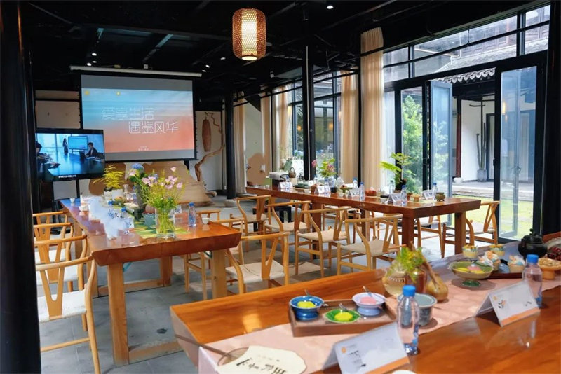 顶上集团半年度会议