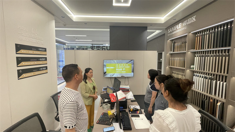 奥华三店重装开业