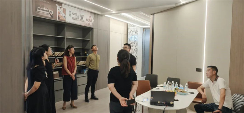 顶上2025集团半年度会议和生产中心半年度例会