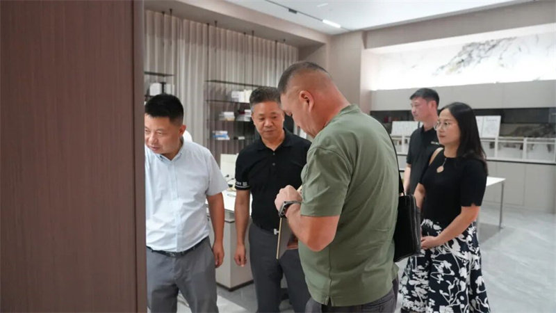 吉尔吉斯斯坦访问团到访洽谈
