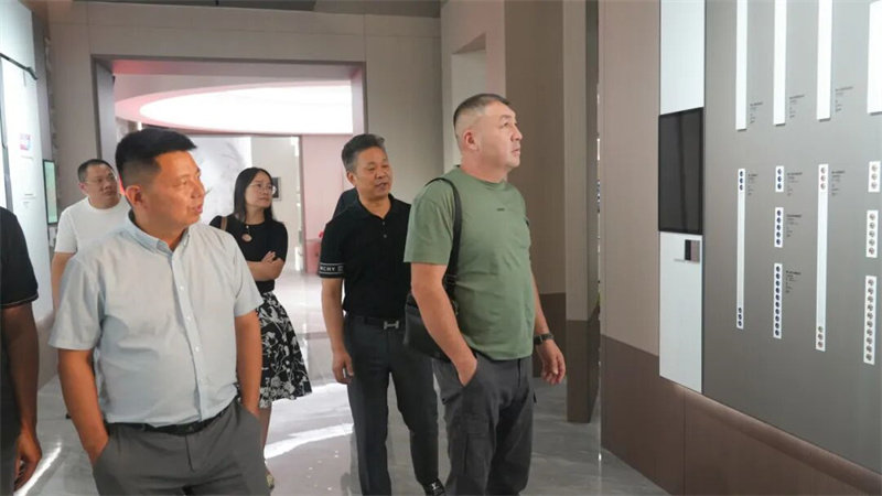 吉尔吉斯斯坦访问团到访洽谈